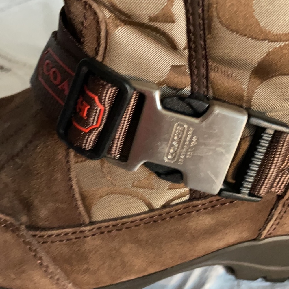 Boots - Picture 3 of 4